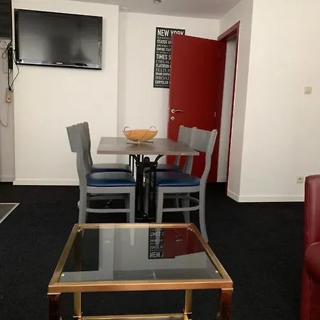 Backhouse Apartment